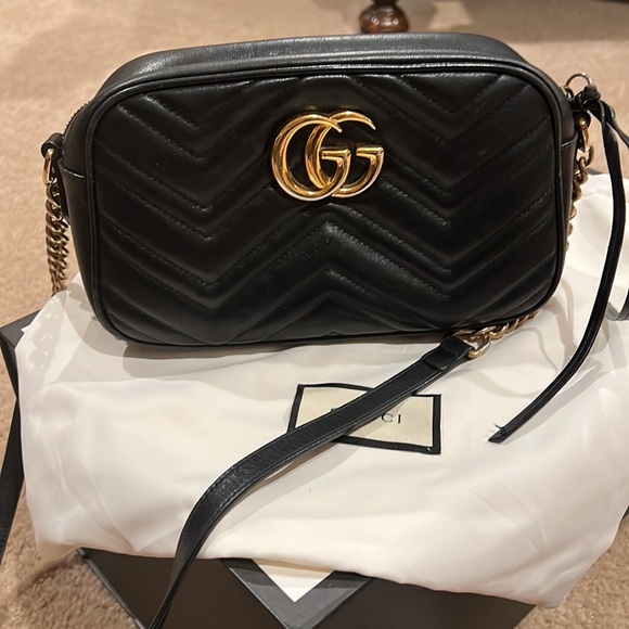 Gucci GG MARMONT SMALL SHOULDER BAG - Picture 10 of 10